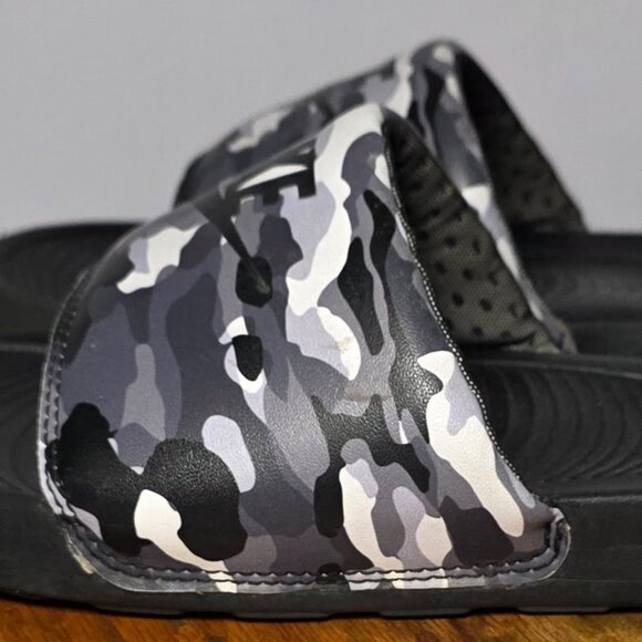Nike Mens Black and Gray Camouflage Pattern Slip on Slide Sandals Size 8 - Picture 8 of 10